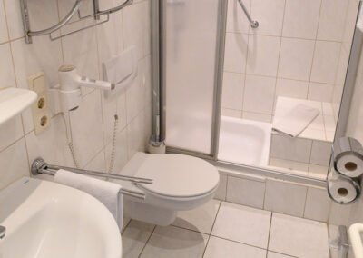 Bad im Apartment im Hotel Mietz in Bad Neuenahr